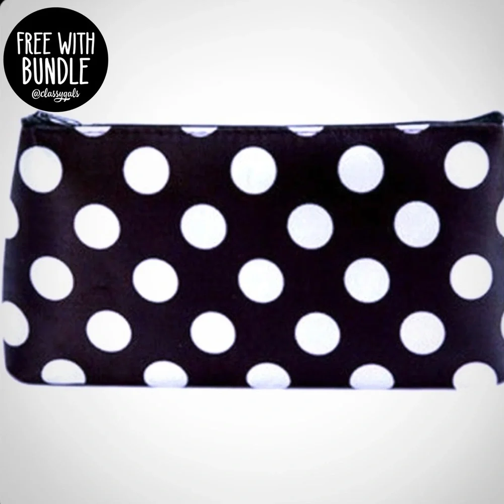 NWOT Makeup Pouch - Picture 1 of 2